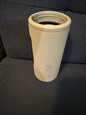 Tan Insulated Tumbler - Sleek Travel Beverage Holder